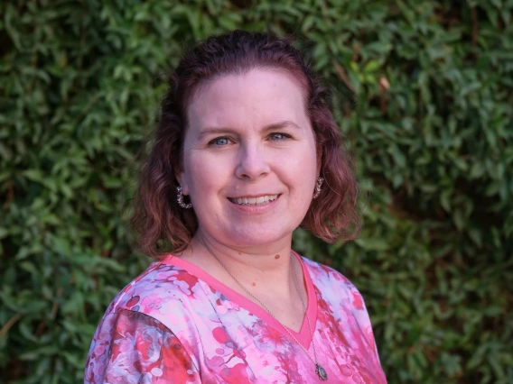 Headshot of Bonnie Gilmore