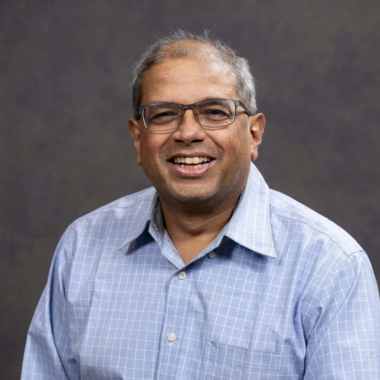 Ravi Palanievelu Headshot