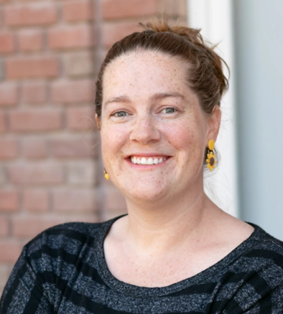 Rebecca Schomer Headshot Square