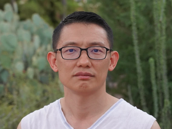 Jiahuai Hu Headshot