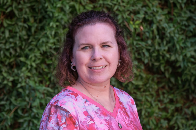 Headshot of Bonnie Gilmore 