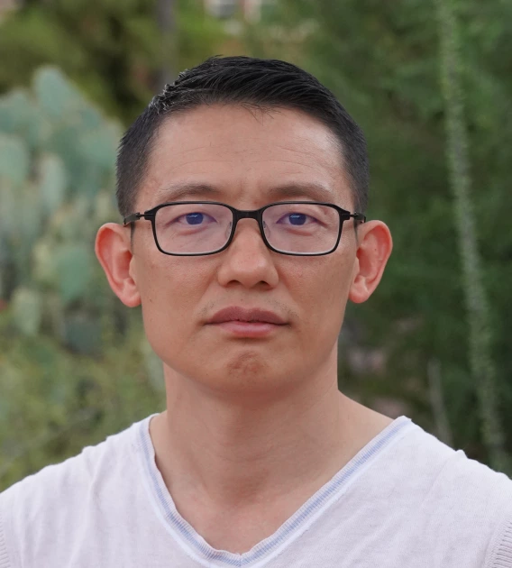 Jiahuai Hu Headshot